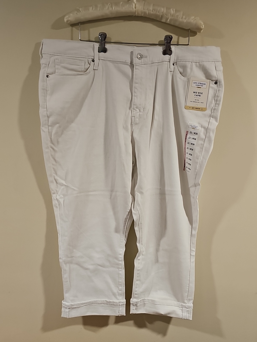 Levi's White Women's Capris Mid-Rise Stretch